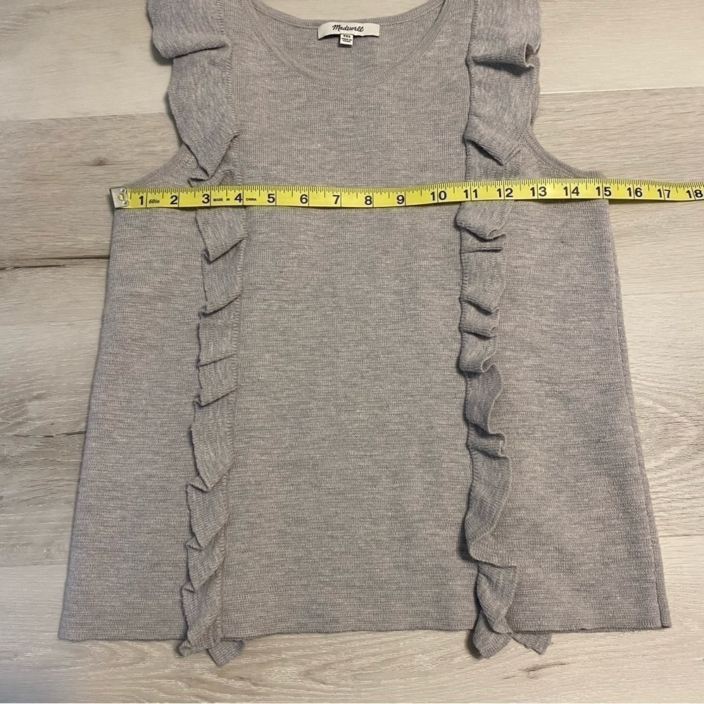 Madewell Fitted Gray Vertical Ruffle Sweater Tank, Size XXS - Picture 9 of 10